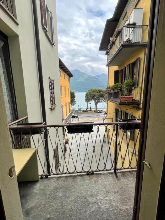 Bilocale fronte lago