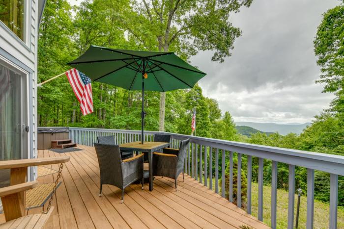 Family-Friendly Perks! Secluded Tuckasegee Haven