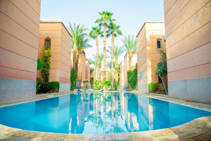 Riad White Pool and Terrace
