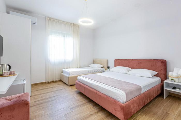 Lian Rooms 2 - Modern Triple Room
