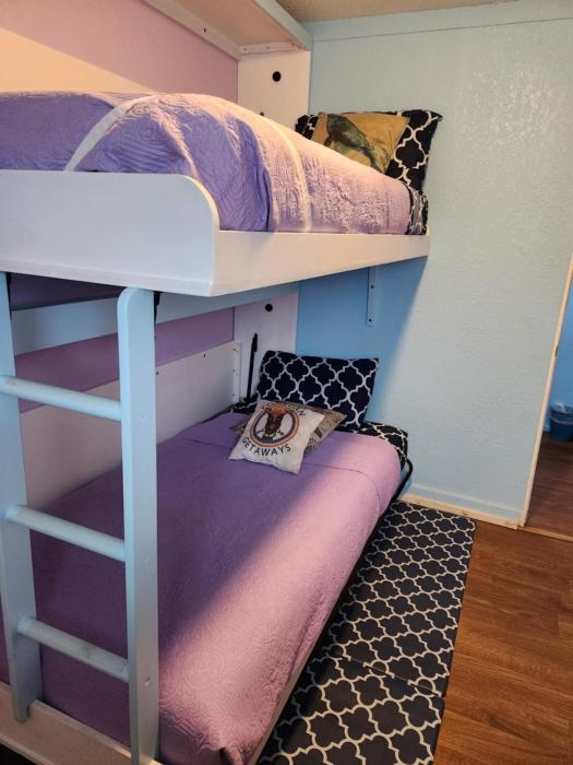 Downtown Wailuku • Twin Wall Bunks + AC