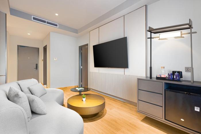 Cozy Suite Room at Nagoya Batam