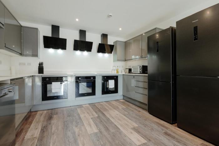 South Bristol Group Stays | Sleeps 15