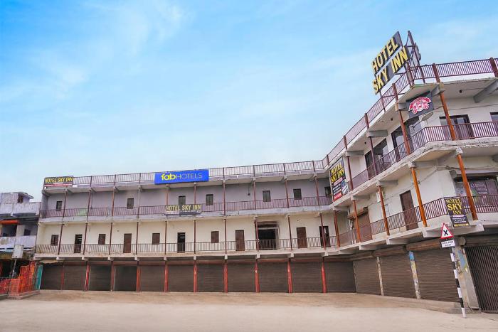 FabHotel Sky Inn I