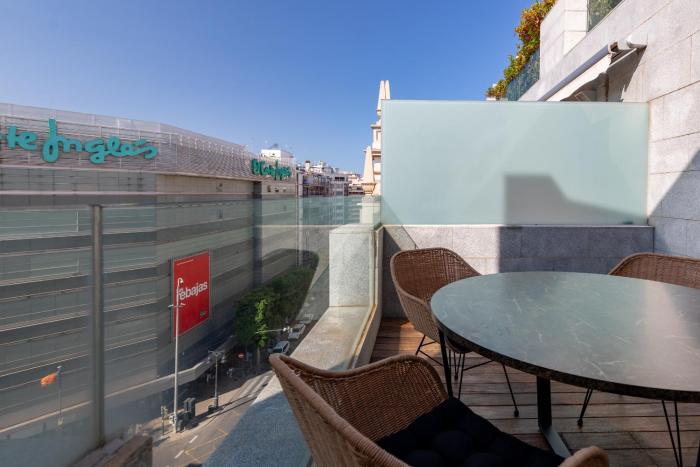 ApartUP Colon Attic Center