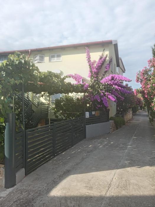 Apartment in Zdrelac with balcony, air conditioning, WiFi, dishwasher 4834-3
