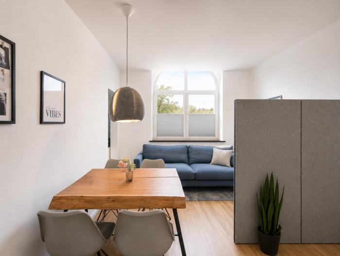 50 qm Ferienwohnung für 3 Personen, Monteure oder Geschäftsreisende, 400 m bis Lokschuppen, Smart-TV, WLAN, Lidl fußläufig erreichbar