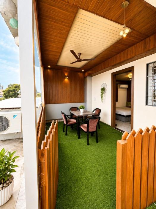 Cozy 1BHK Penthouse Prime Location