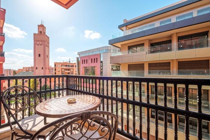 Hyper Centre Plaza B7 - Balcony & Parking