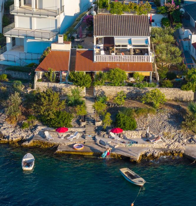 Apartments Bose Kanica on the sea