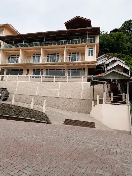 CLOUDS Hotel and restaurant