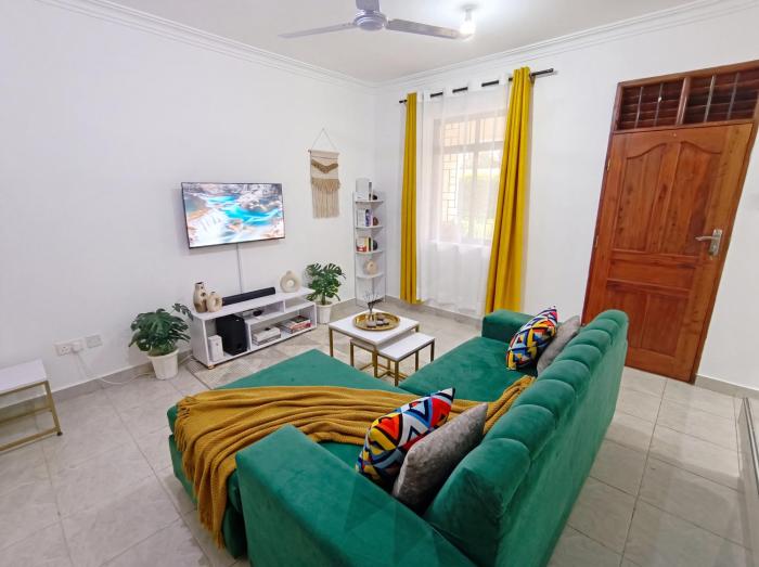 Relaxed Stay Near the Beach, 0742 for 616 then 120