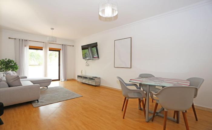 B84 - Lagos Urbe Holiday Apartment
