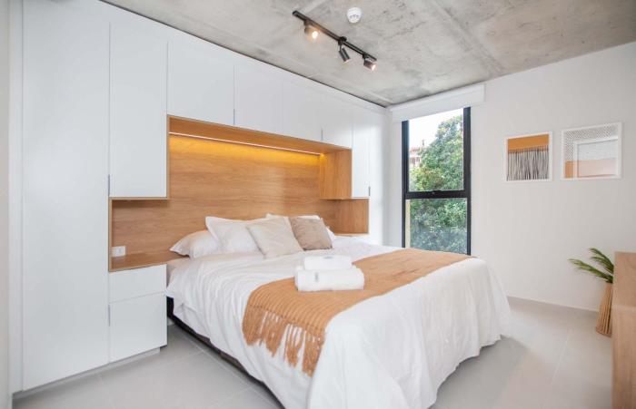 Urban Apt with Balcony Pool Cinema and BBQ Area