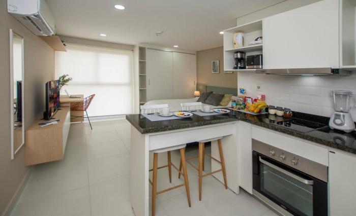 Modern Stay with Kitchen Pool & Gym Los Laureles