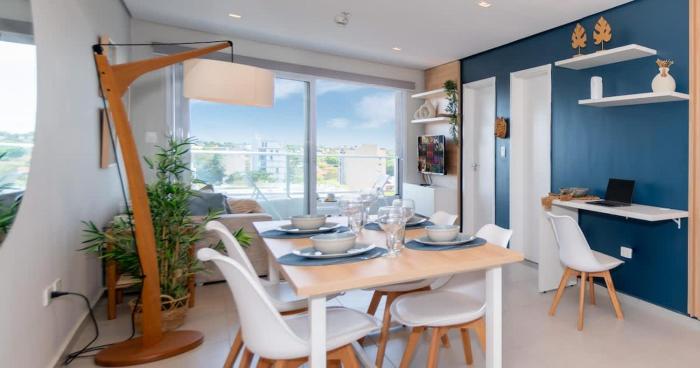 Charming Apt with City View Workspace Pool&Gym