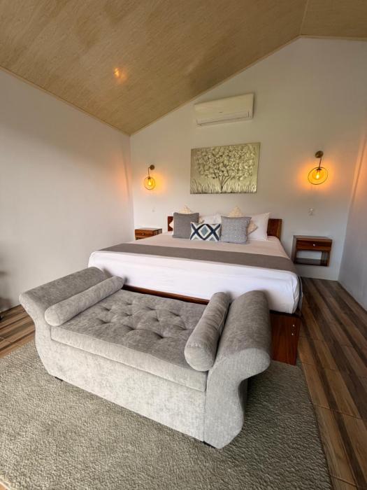Arenal Volcano View Villa Luna 2 King Bed & Jacuzzi