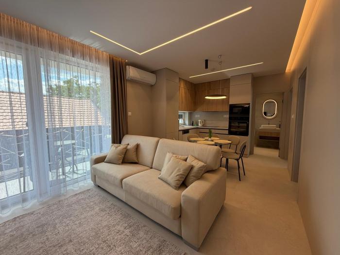 Lara Lux Apartment 1