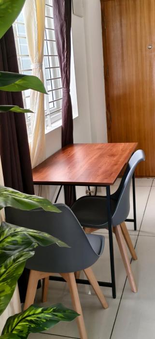 405 - Stylish 2BHK by Everloft - Balcony & Comfort