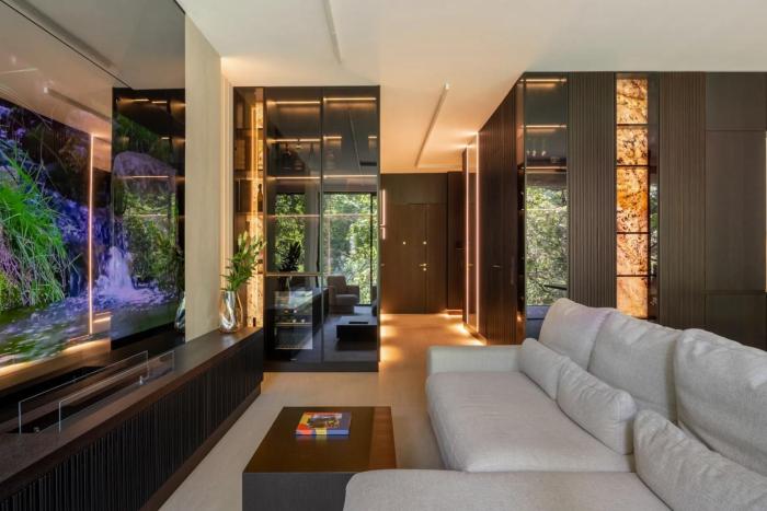 Luxury Parkside Apartment In Warsaw