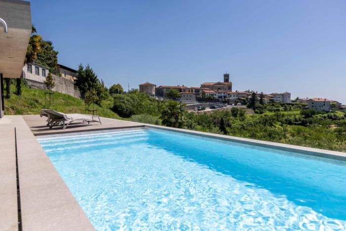 Persolis luxury sun residence