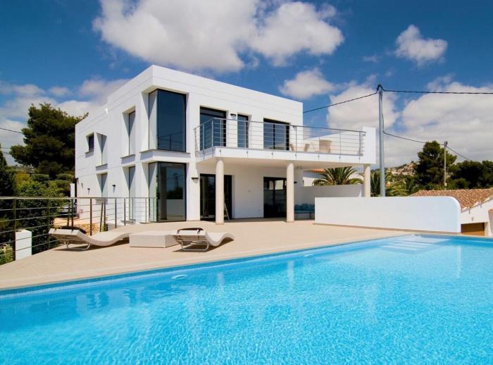 Casa moderna con vista al mar
