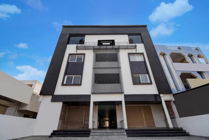 Townhouse Kurnool Bus Terminal Formerly Hotel Lakshmi Pride