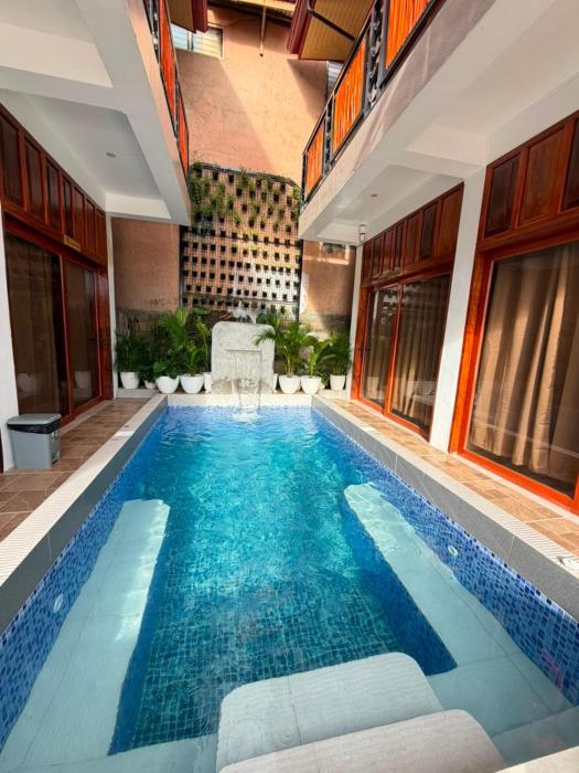 Aquaholik El Nido Hotel
