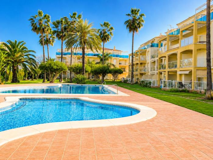 Dénia Palm Garden Apartment Pool & Parking