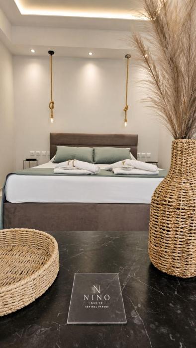 Nino Suite, Central Pyrgos
