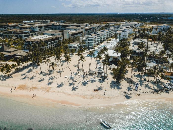 New 3BR- Beach front condo Playa Coral H32