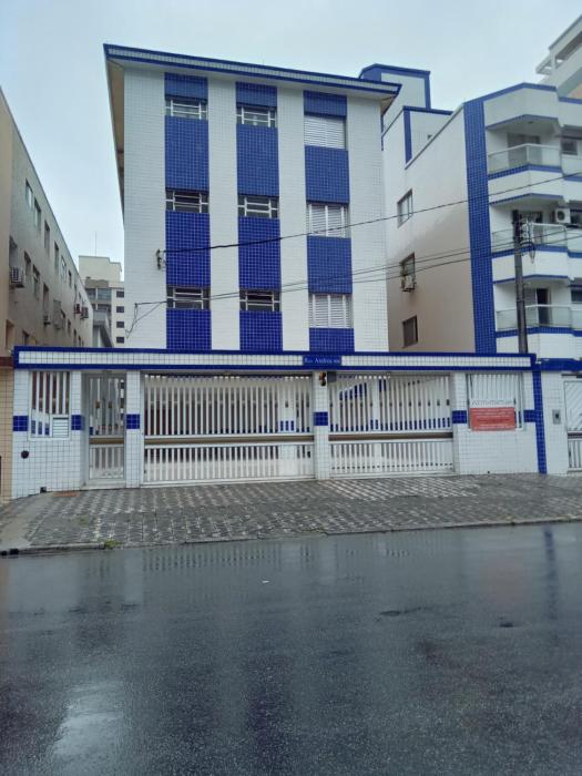 Apto de 2 dormitorios com ar-condicionado