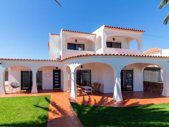 V5 Villa Galé Beach