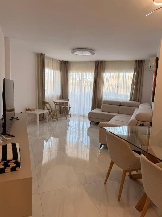 Beach, Golf & Tennis 2BR