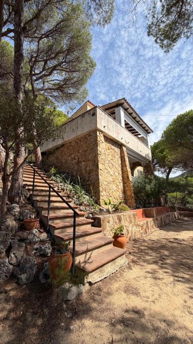 Mediterranean Home with Sea Views and Spacious Terraces