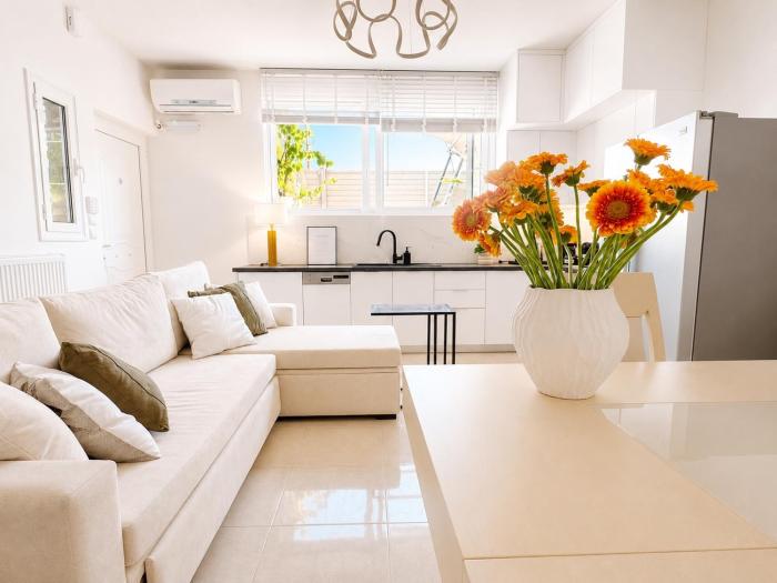WhiteAlcyone Fit & Zen Apartment