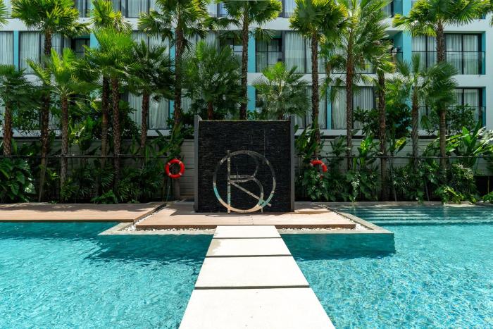 Modern 2 bedroom - Sleeps 5- Walk to Bangtao Beach - Bright A301