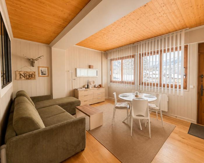White Lodges - Megève center on ski slopes