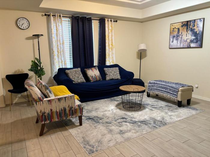 Spacious 3 Bed 2 Bath Apartment, Gated, Near Hospitals