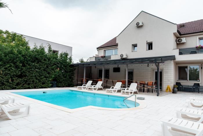 XO Residence
