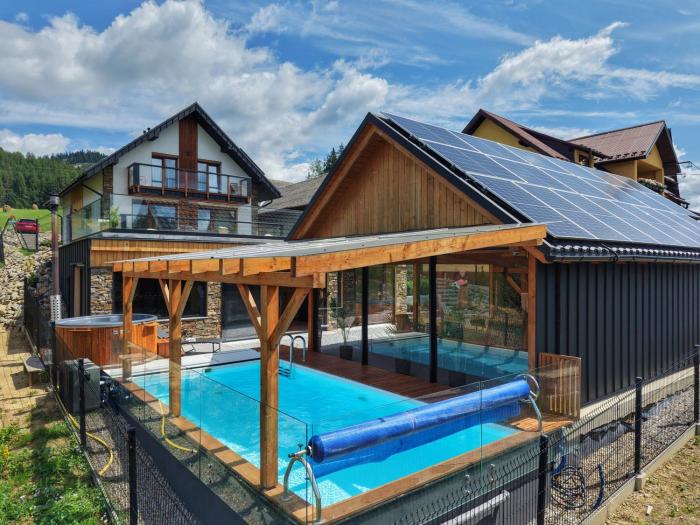 Nad Zalew dom z basenem letnim, jacuzzi i sauną, jezioro i trasa Velo Czorsztyn w pobliżu