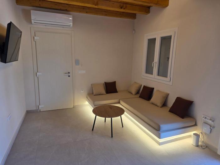 Sun & Stones Suite