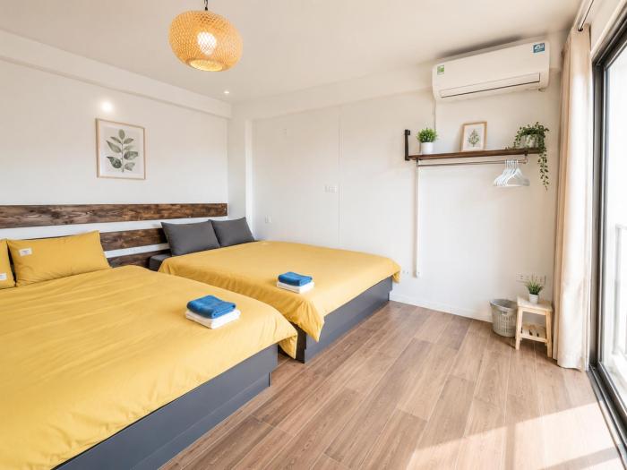 2 Double Beds Heart of Hanoi Old Quarter