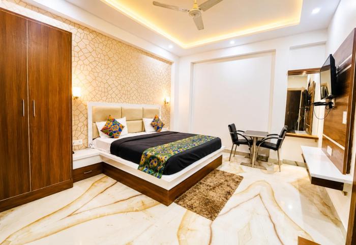 Hotel Chandan Palace 50 MTR Taj Mahal