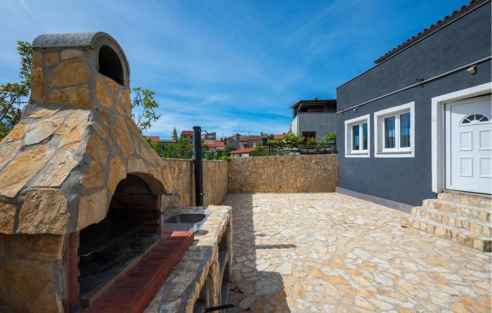 Gorgeous Home In Vodnjan With Wifi