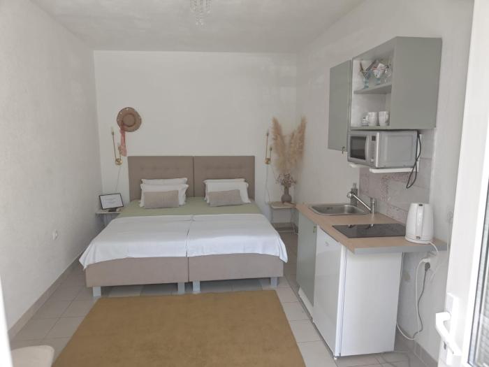 Studio apartment Kasalo