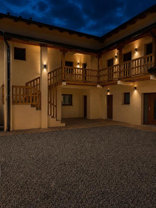 IDORAs HOUSE