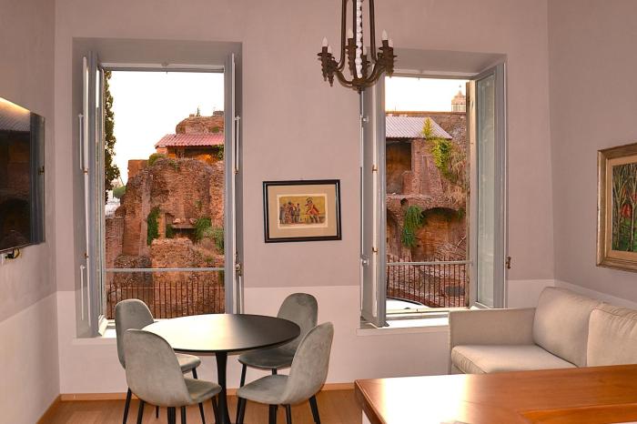 Roma - Una Finestra Incantata sui Fori
