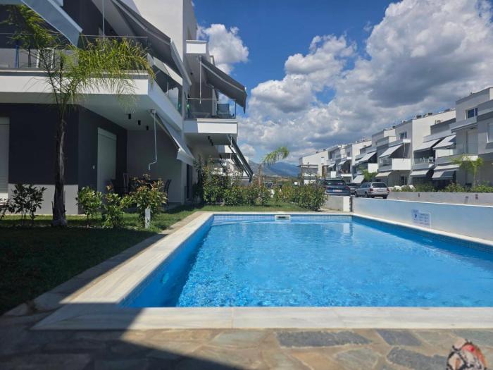 Green Almond Garden Apartments