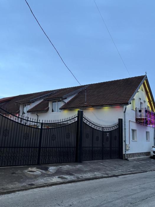 Casa dintre munti